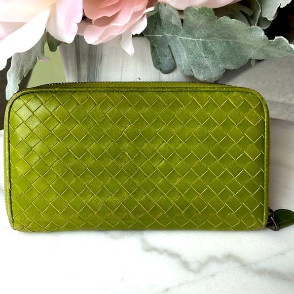 💚💛 Bottega Veneta Wallet - Picture 2 of 9